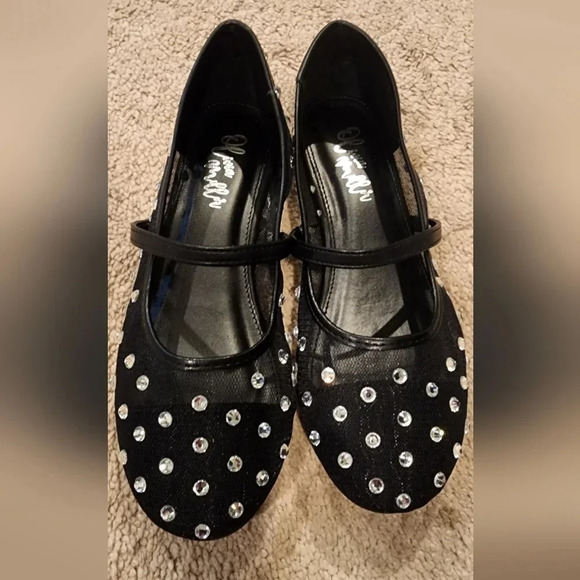 NWOT Olivia Miller Mesh Bedazzled Flats Size 7 - Picture 3 of 4